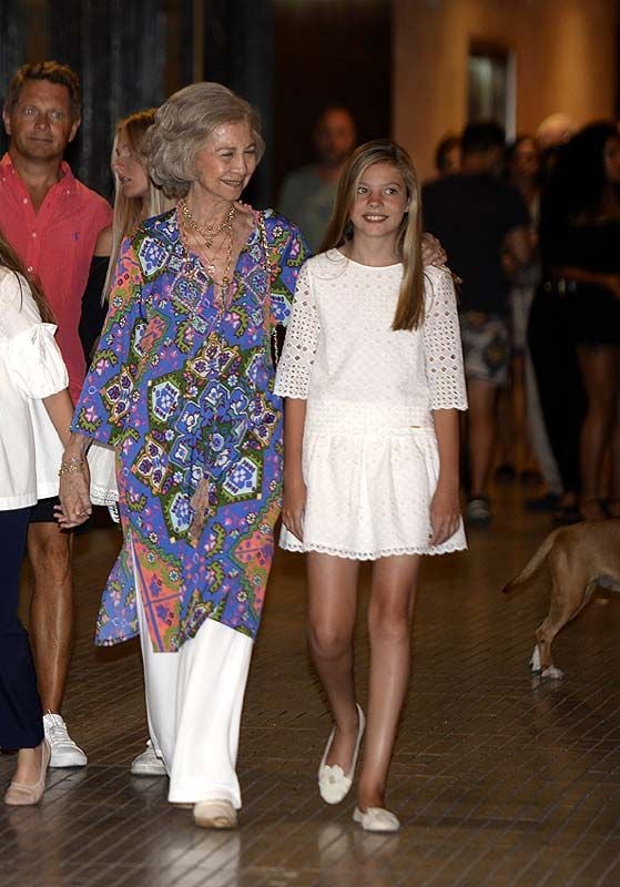 Doña Letizia y sus hijas, nueva escapada cultural con doña Sofía para disfrutar del ballet