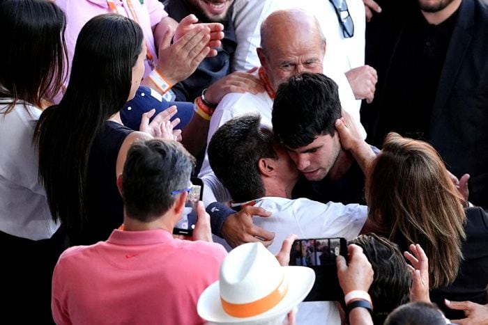 Carlos Alcaraz celebra el título con su gente