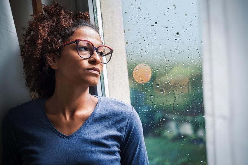 mujer ventana