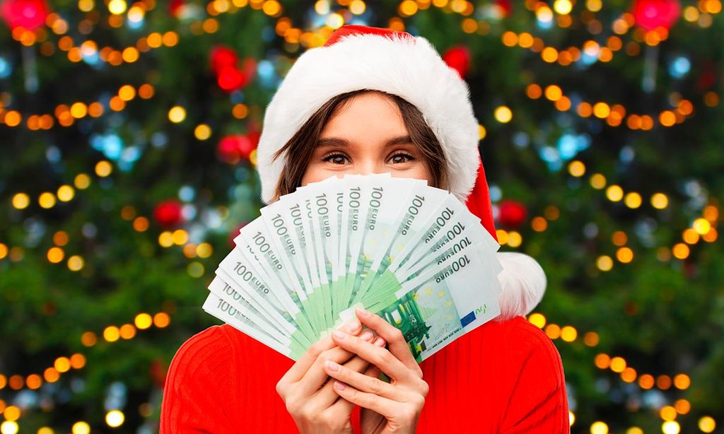 mujer dinero navidad