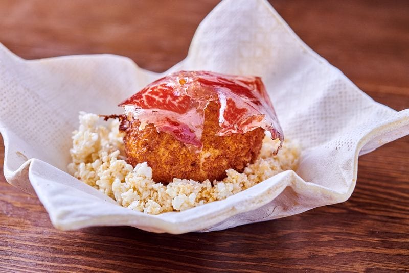 La aclamada croqueta de jamón del restaurante Cañitas Maite