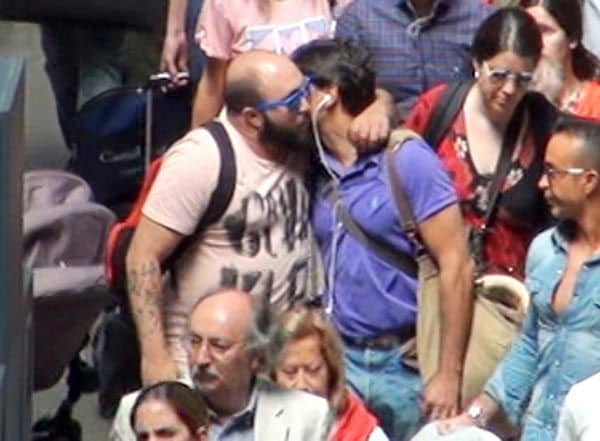 Francisco y Kiko se encontraron en la estación de tren de Santa Justa y se dieron este cariñoso abrazo que demuestra que han limado sus asperezas
