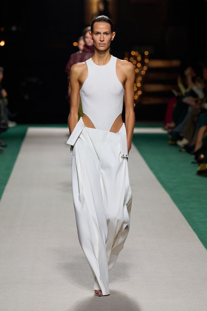 Paris Fashion Week: Victoria Beckham Primavera/Verano 2025