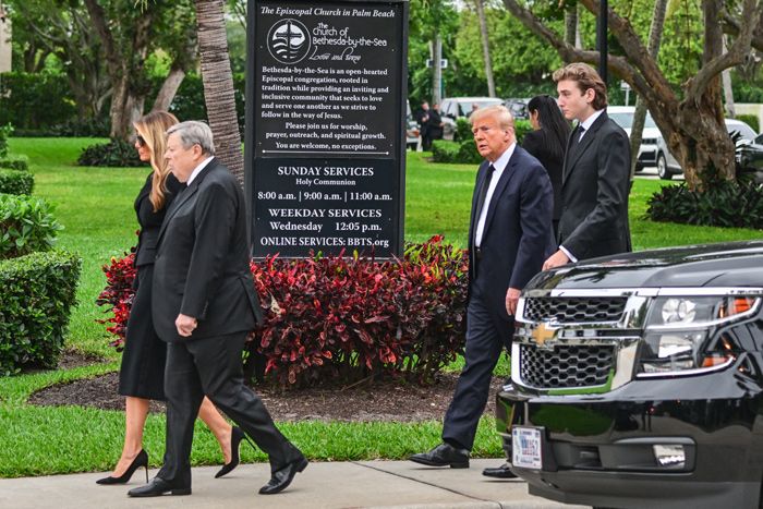 Melania Trump y Donald Trump estuvieron con su hijo Barron en el funeral de Amalija