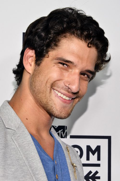 Tyler Posey con barba rasurada