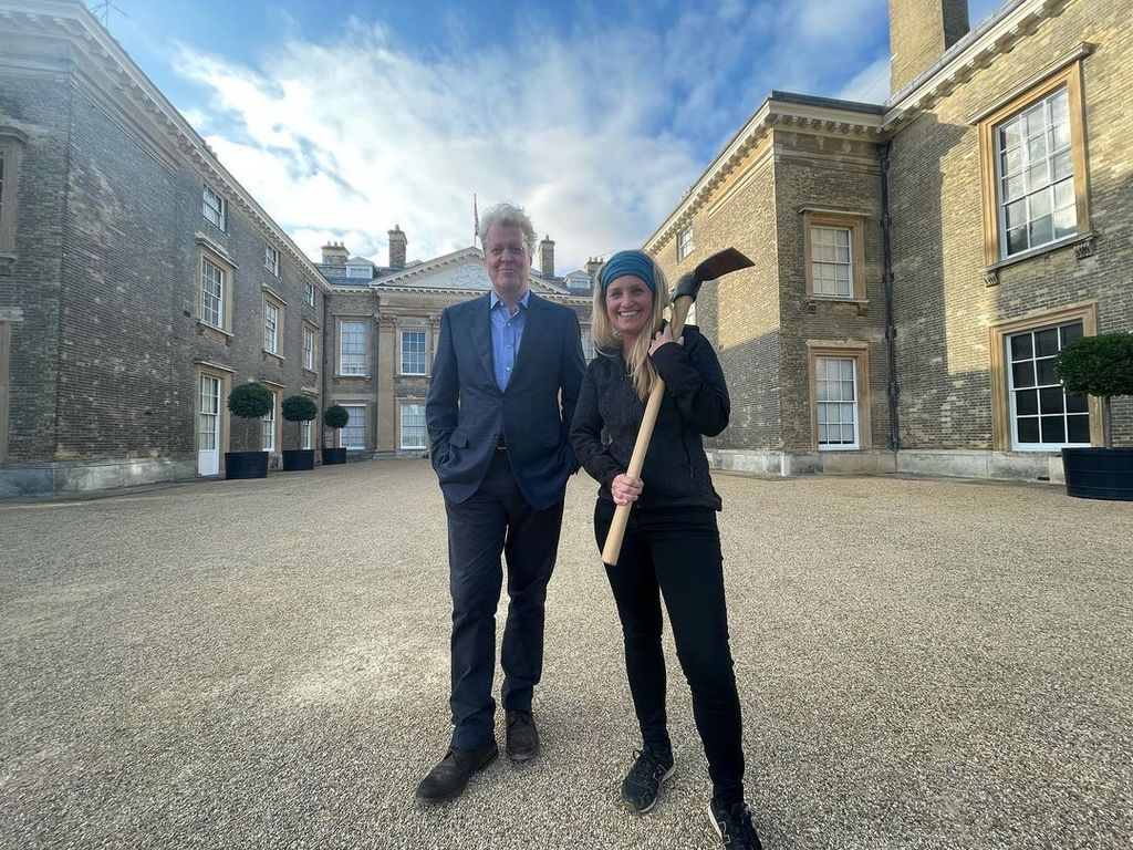 Charles Spencer y Cat Jarman en Althorp House