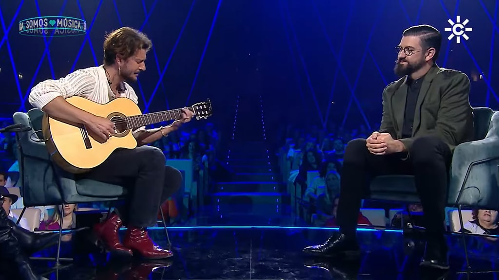 Manu Sánchez y Manuel Carrasco en el plató de 'Somos Música' de Canal Sur