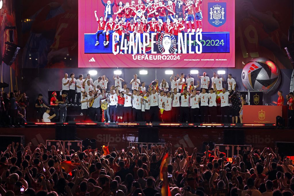 La celebración de La Roja por las calles de Madrid tras ganar la Eurocopa el 15 de julio de 2024