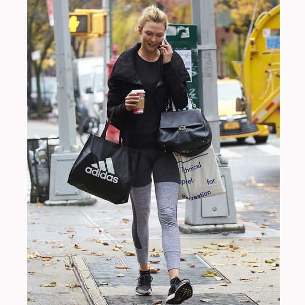 karliekloss akt