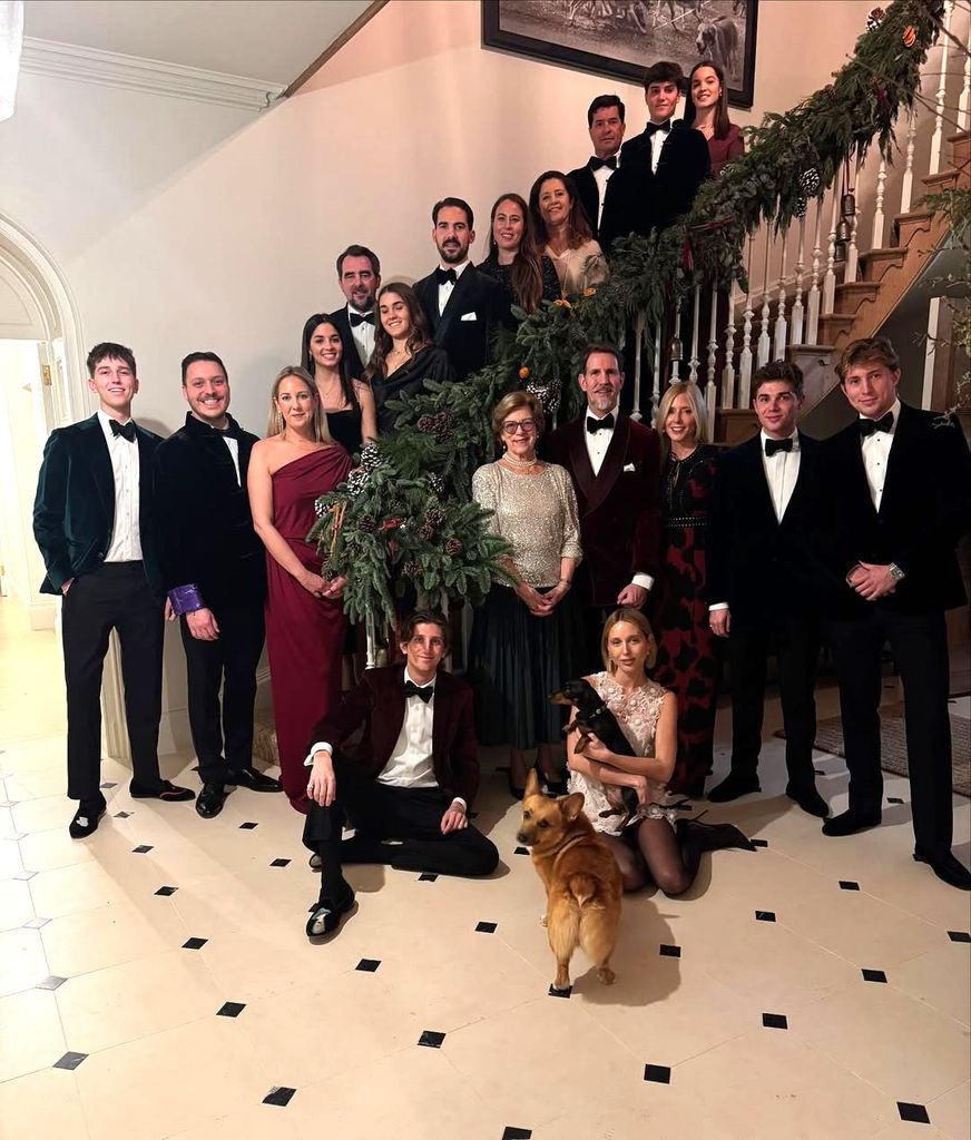 La familia real griega posa al completo por Navidad