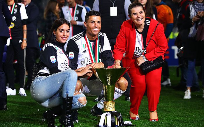 Georgina Rodríguez, Cristiano Ronaldo y Dolores Aveira 