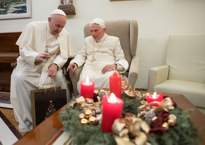 El Papa Francisco y Benedicto XVI