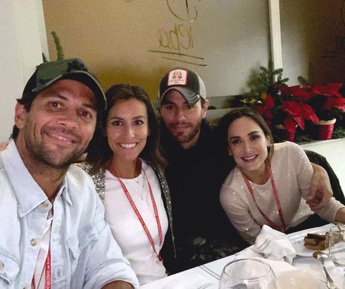 Enrique, con sus hermanas Tamara y Ana, y el marido de ésta, Fernando Verdasco