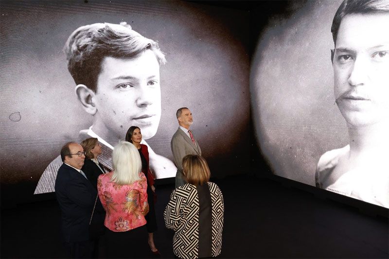 Don Felipe y doña Letizia en una expo de Sorolla