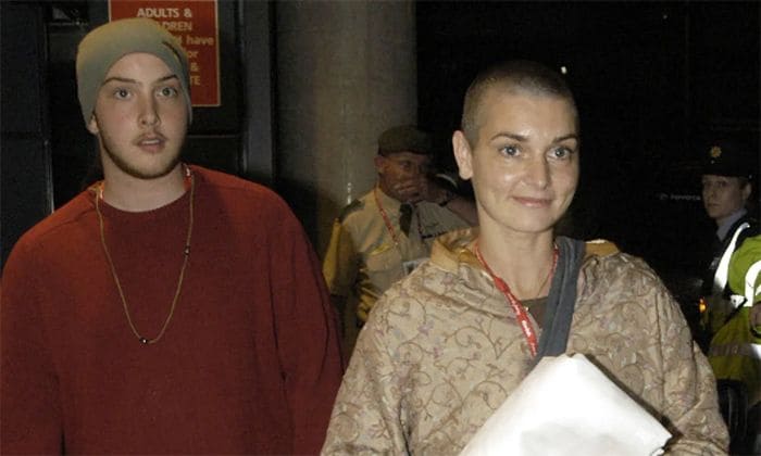 Sinead O'Connor y su hijo mayor