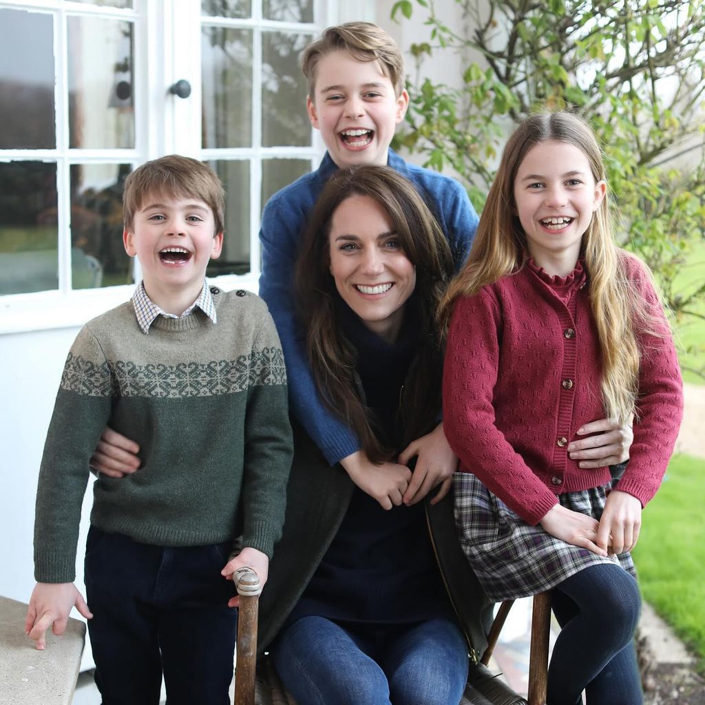 Prince Louis appears to be missing a bottom tooth in the picture with his mom and siblings