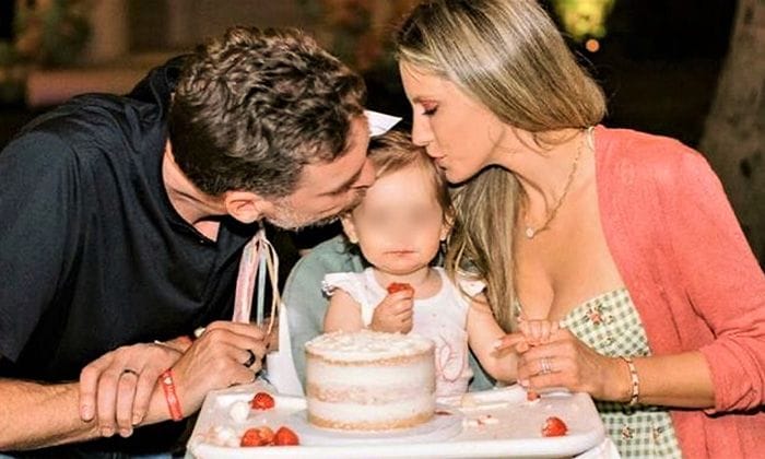 pau gasol con cat mcdonnell y su hija