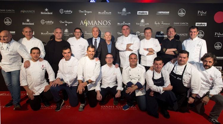 Foto de grupo de los chefs que participaron ayer en las 'Jornadas gastronómicas a cuatro manos by Dani García'.
