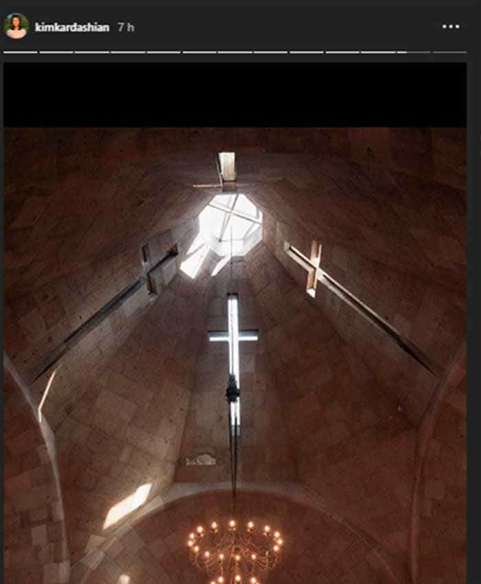 Kim Kardashian muestra a sus followers una imagen del interior del templo