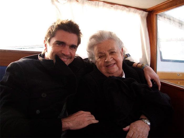 Juanes y su madre Alicia