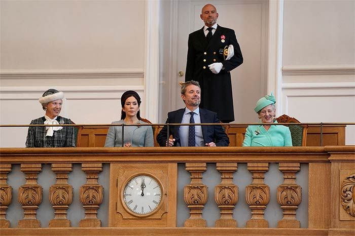 La Reina Margarita con los príncipes Federico y Mary, la princesa Benedicta en la apertura del Parlamento