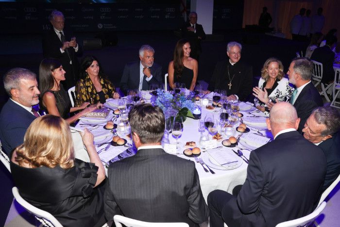 Los Reyes durante la cena de la I edición de los premios La Vanguardia