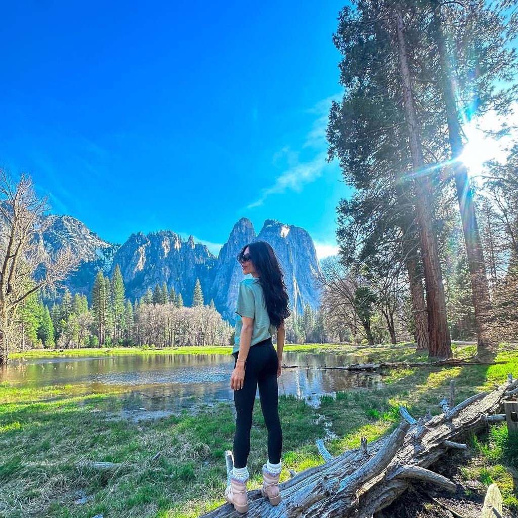 alejandra espinoza y su familia en el parque yosemite