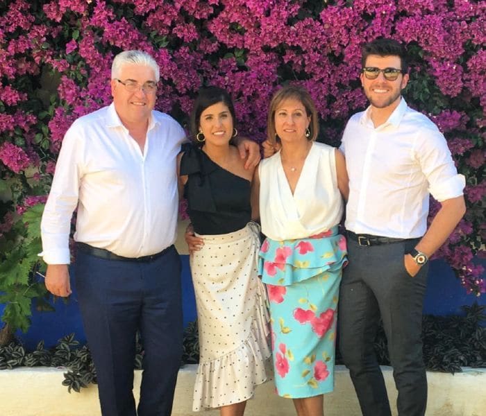 Rodrigo Vázquez junto a su familia 