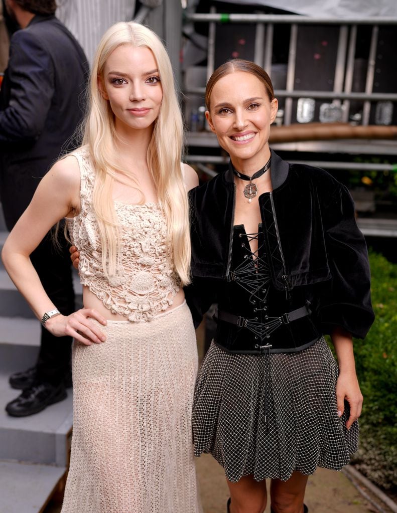 Anya Taylor-Joy y Natalie Portman 