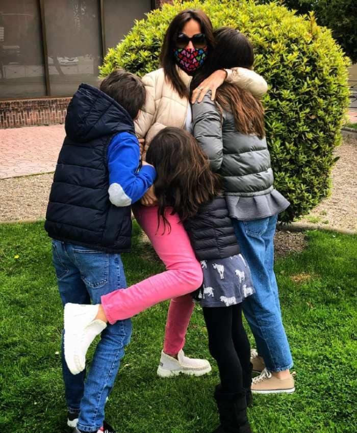 Carmen Alcayde y sus hijos