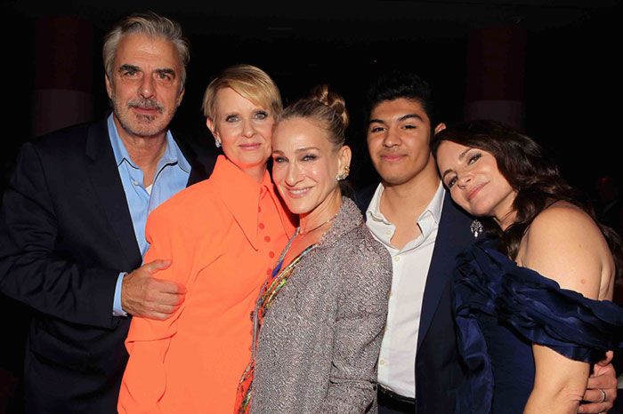 Chris Noth junto al reparto del spin-off de 'Sexo en Nueva York' 