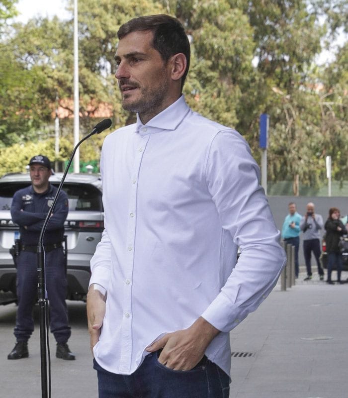 Iker-Casillas salida hospital