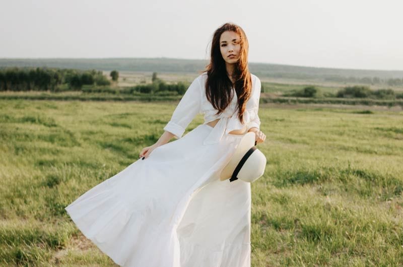 chica vestido blanco