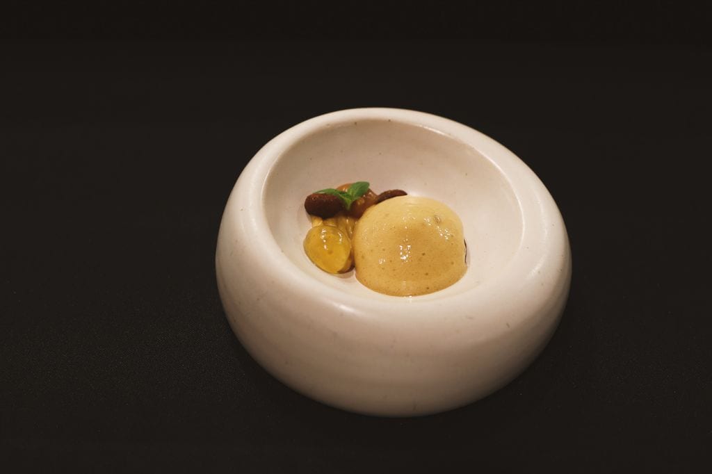 'Versatilidad de la manzana', postre de Aarón Melero.