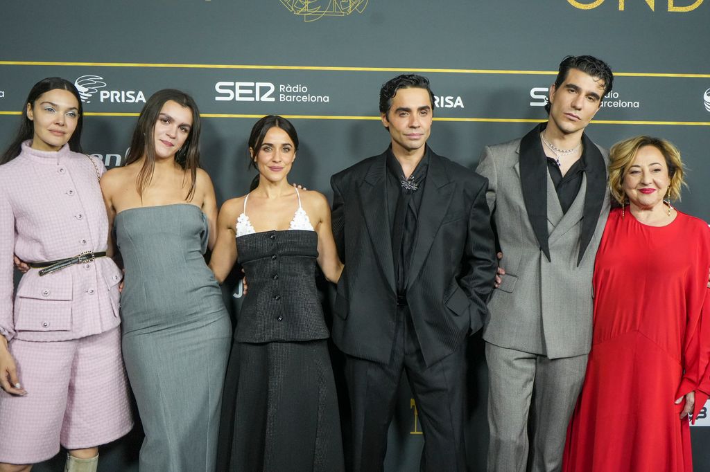 Ana Rujas, Amaia Romero, Macarena García, Javier Ambrossi, Javier Calvo y Carmen Machi.