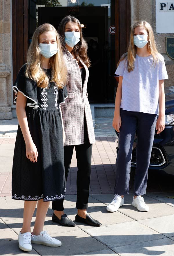 Reina Letizia con sus hijas Leonor y Sofía