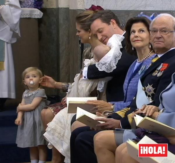 La princesa Leonore, la hija mayor de Magdalena de Suecia y Chris O'Neill, ha protagonizado algunos de los momentos más tiernos del Bautizo Real de su hermano, el príncipe Nicolás
