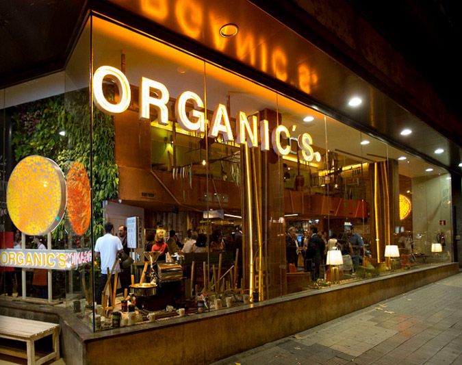 Fachada del restaurante 'Organic's', en pleno centro de Barcelona.
