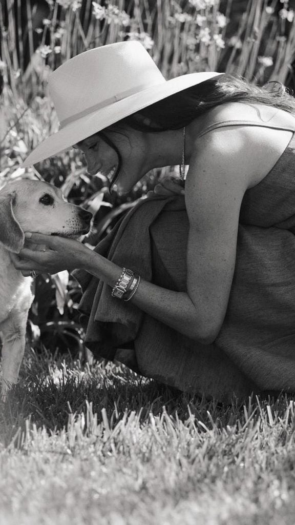 Meghan Markle junto a su amado perrito Guy.