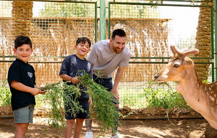 Messi con sus hijos Mateo y Ciro