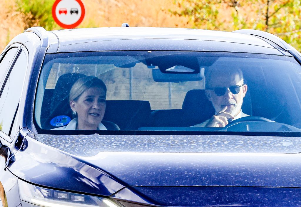 La infanta Cristina y el rey Felipe llegando a la boda de Cristina de Borbón-Dos Sicilias