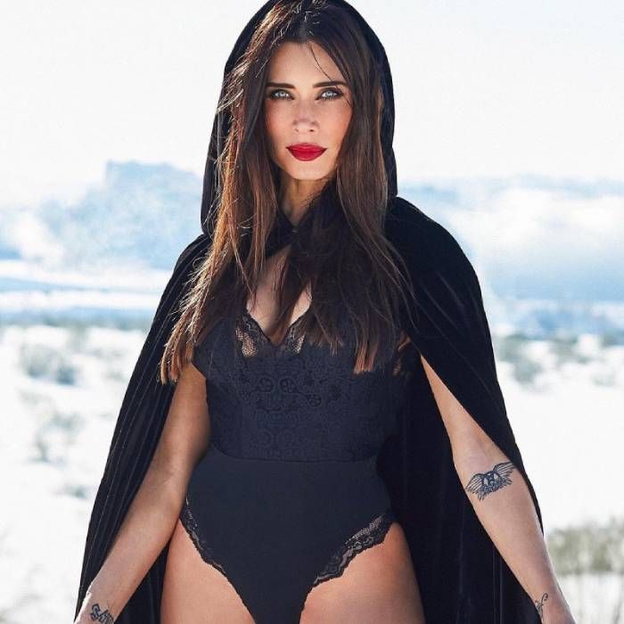 Pilar Rubio, Caperucita negra