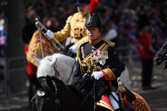 Princesa Ana a caballo en el desfile militar del Jubileo