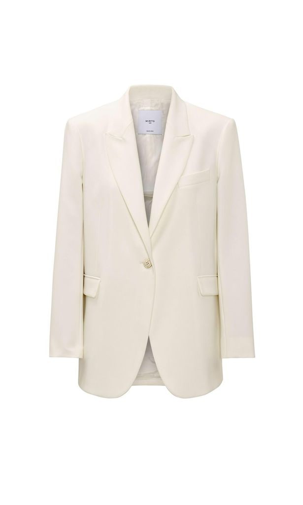 Blazer blanca (c.p.v.), de Mirto.