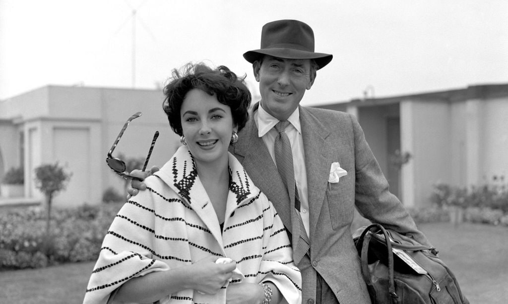 entertainment liz taylor and michael wilding london airport