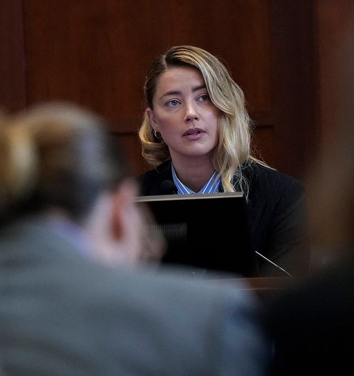 Amber Heard declarando en el juicio que se ha celebrado en Fairfax, Virginia