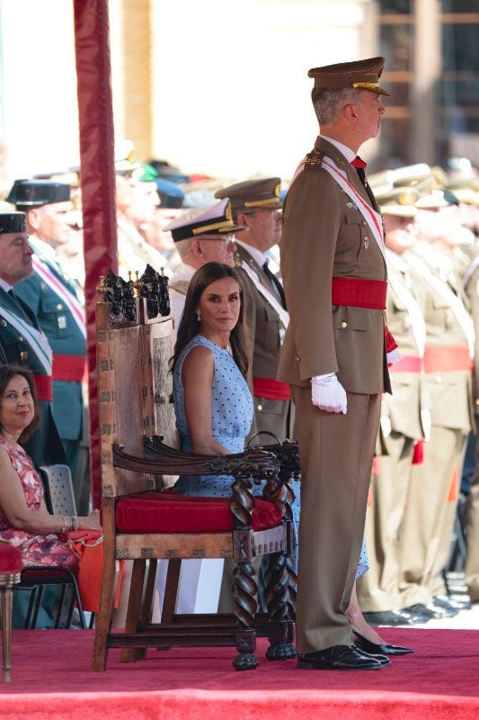 Los reyes Felipe y Letizia en la jura de bandera de su hija