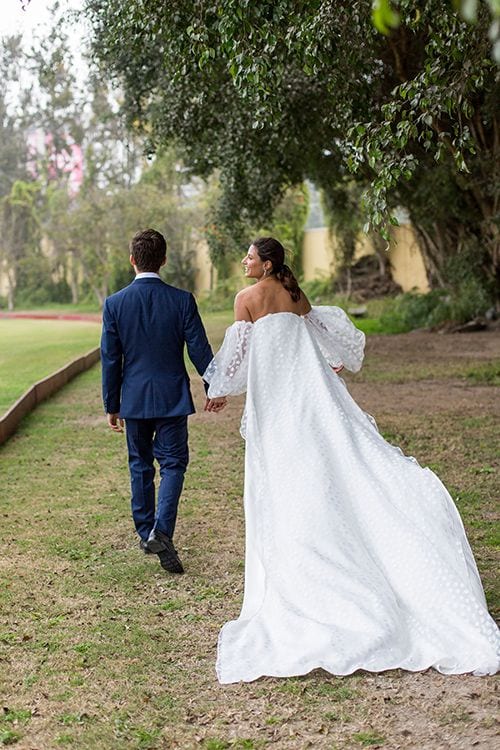 Vestido de novia viral con capa