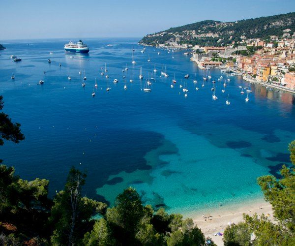 Villefranche-sur-Mer, en la Costa Azul, uno de los destinos para una boda mediterránea, de Pullmantur.
