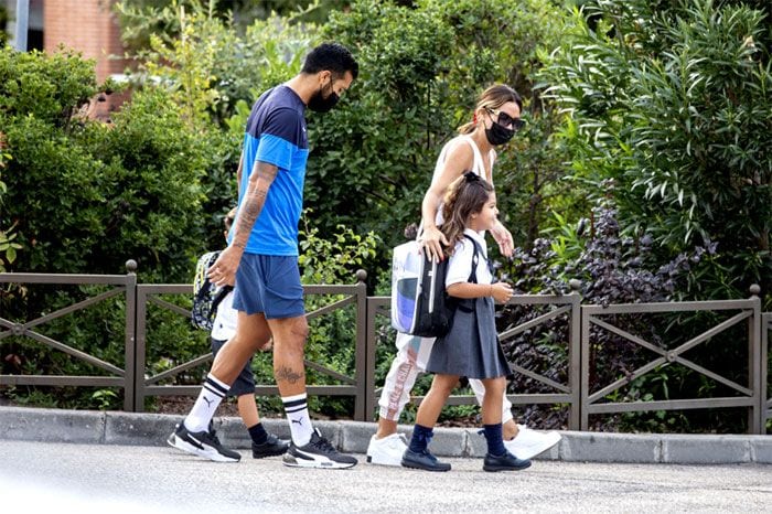 Tamara Gorro y Ezequiel Garay, con sus hijos